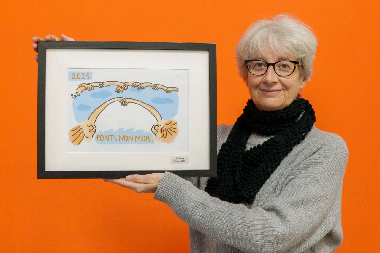 PAT CARRA E L'UMORISMO COME FORMA DI RESISTENZA