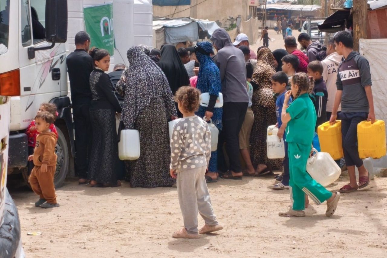 ASPETTANDO IL SOLE. LA LOTTA SENZA FINE DI GAZA PER L'ACQUA